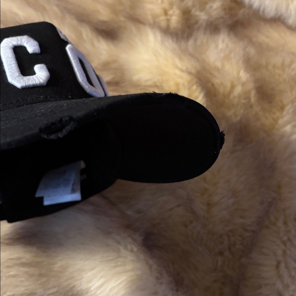 Dsquared2 Icon Logo Embroidered Baseball Cap - Picture 6 of 7